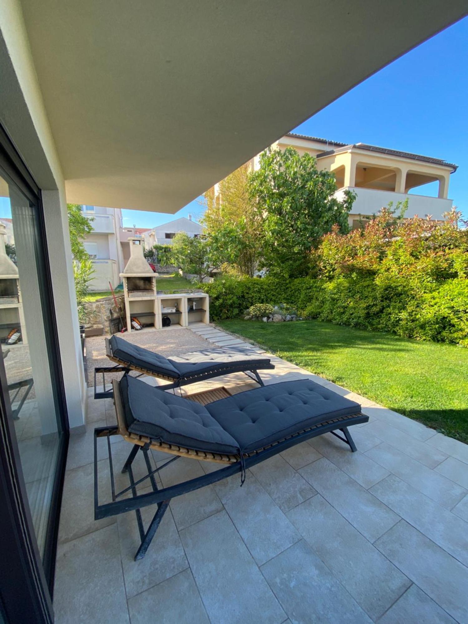 Studio Apartment Rosa Krk Krk Town Exterior foto