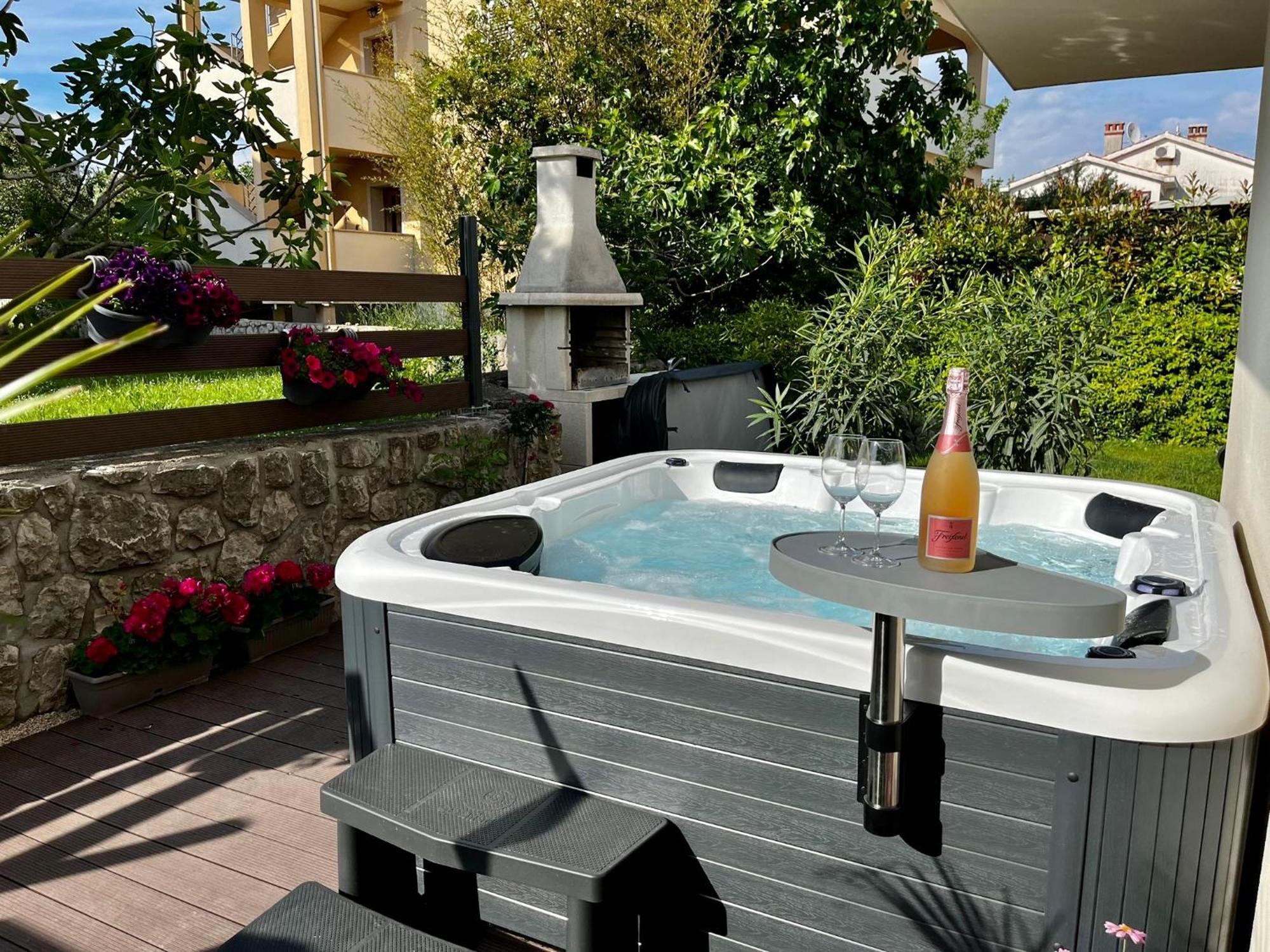Studio Apartment Rosa Krk Krk Town Exterior foto